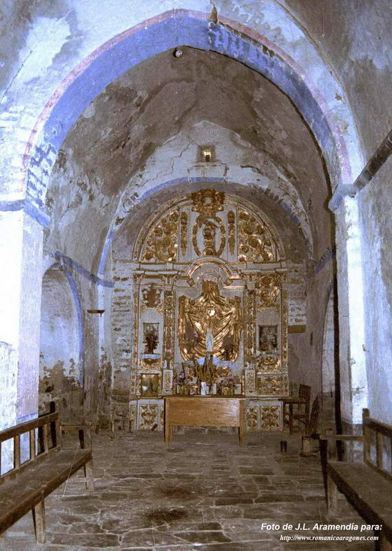 INTERIOR HACIA LA CABECERA ANTES DE LA RESTAURACIÓN